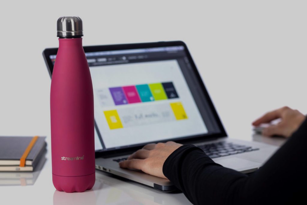Pink-thermal-bottle_laptop-v2